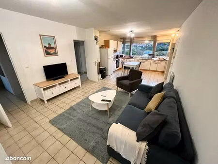 t4 de 66m² rénové à ramonville proche métro