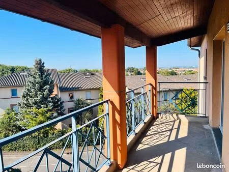 t3 lumineux avec balcon au calme absolu – cadre verdoyant