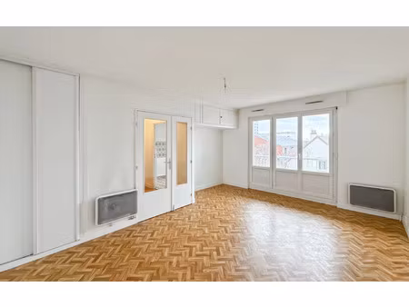 location appartement  47.68 m² t-2 à orléans  631 €