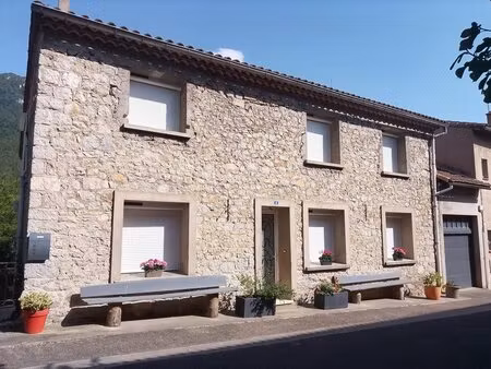 élégante maison de plus de 200 m² à axat rénovée avec extérieurs