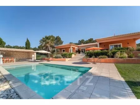 nîmes secteur ouest villa d'architecte plain-pied 217 m²  pisc