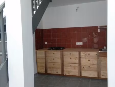 t3 en duplex + terrasse dans le centre de sainte tulle à 5 min de manosque