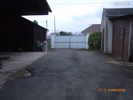 local entrepôt