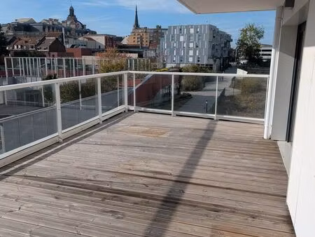 t2 avec terrasse et parking centre tourcoing