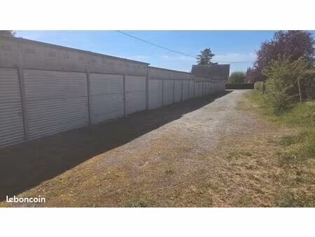 garage bétonné mare aux chiens