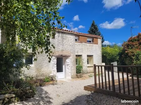 maison à louer - 2 chambres – 83 m2 – la jarrie audouin - 17330