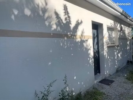 maison preignac 63m3  terrasse  jardin et parking jardin