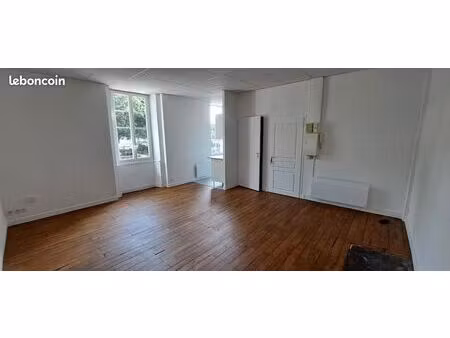 loue t2 centre-ville bressuire