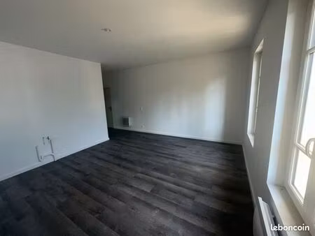 appartement t2 r+1 non meublé 45.35 m²
