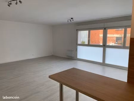 loue appartement lumineux de 70m²