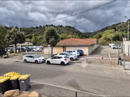 place de parking clinique trenel dispo