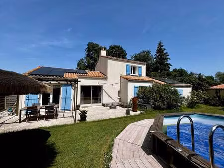 vente maison piscine à port-saint-père (44710) : à vendre piscine / 153m² port-saint-père
