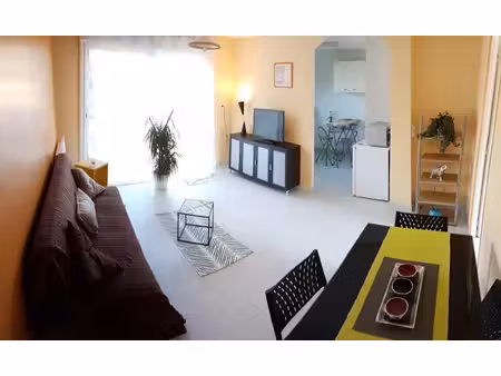 location meublée appartement 2 pièces 40 m² à mauguio (34130)  640 €
