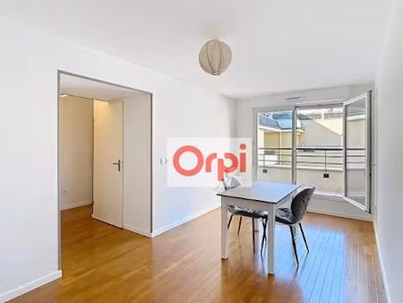 location meublée appartement 2 pièces 47 m² à chatillon (92320)  1 290 €