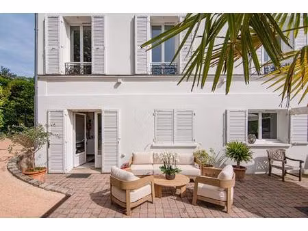 sublime demeure familiale avec jardin