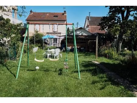 maison avec jardin  à proximité du centre-ville