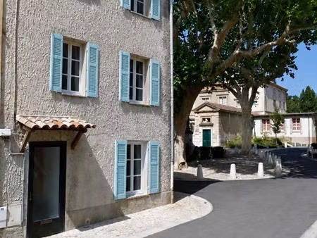 appartement de village sur 3 niveaux offrant un fort potentiel ! travaux à prévoir pour ré