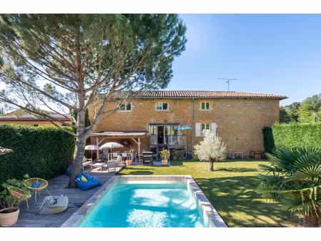maison 7 pièces mitoyenne en pierre doré avec piscine  pouil