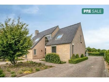 villa te koop met prachtig zicht op groen te wingene