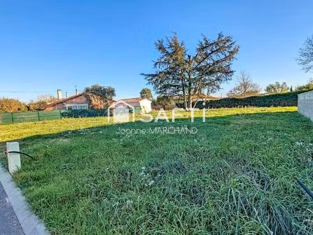village d'eaunes très beau terrain plat 497m²