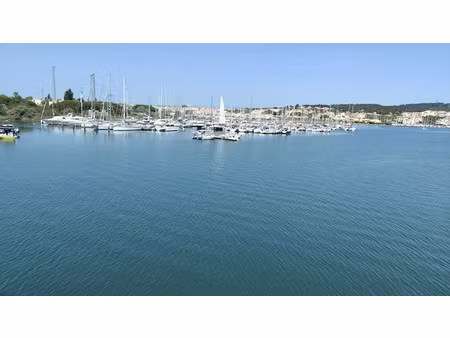 le cap d'agde: île des pêcheurs: 1 ère ligne vue imprenable 3 pièces rénové /garage 2 voit