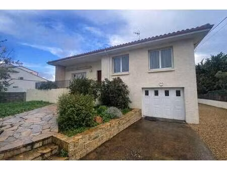 vente maison piscine aux sables-d'olonne (85100) : à vendre piscine / 179m² les sables-d'o