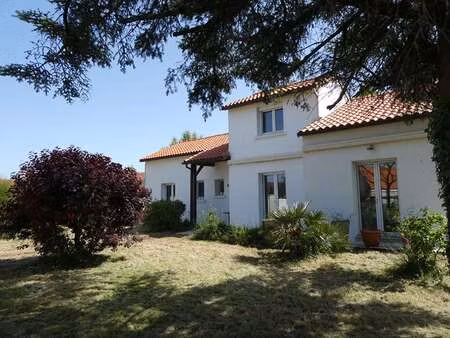 vente maison à saint-père-en-retz (44320) : à vendre / 165m² saint-père-en-retz