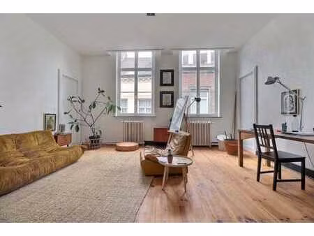 2 bureaux lumineux  à louer au coeur du vieux namur !