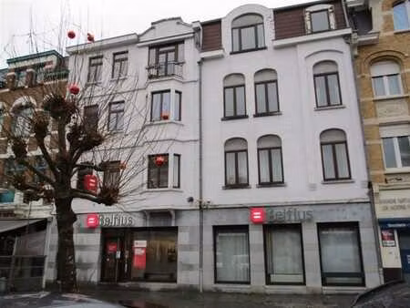 place keym – commerce a louer - en plein coeur de la place