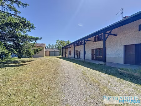 fermette avec dépendances et hangar proche villars-les-dombes