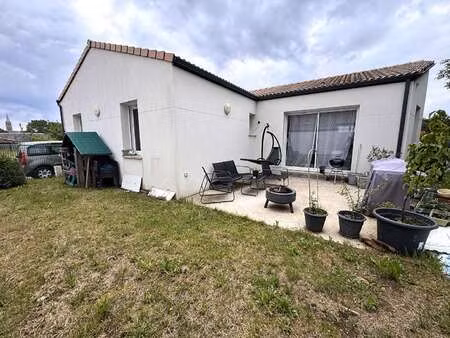 location maison à port-saint-père (44710) : à louer / 87m² port-saint-père