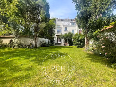 maison de luxe à louer dans le quartier parchamp–albert kahn