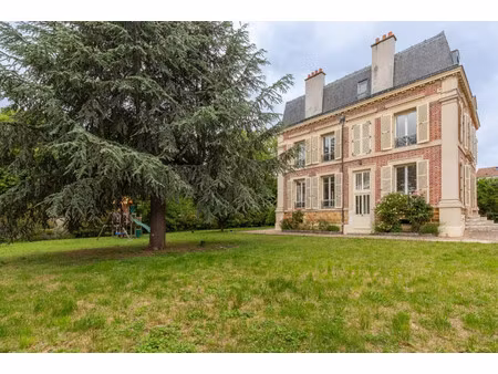 maison de luxe à louer dans le quartier les castors