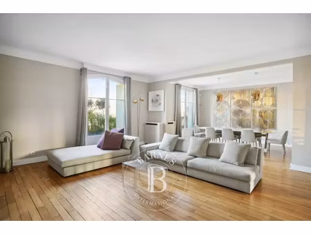 appartement de luxe à louer dans le quartier saint james-général koenig