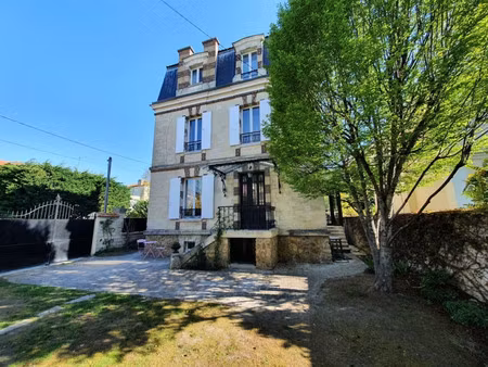 maison de luxe à louer à chatou