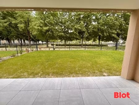 blot immobilier vitré