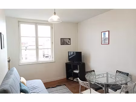 location appartement  55.81 m² t-3 à bayonne  756 €