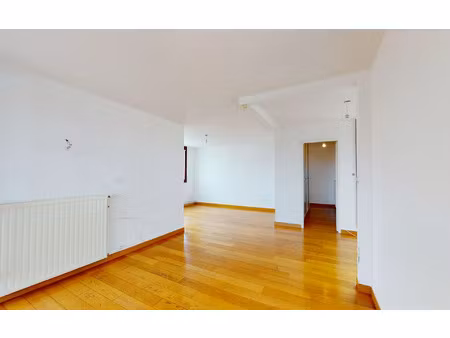 location appartement  m² t-3 à décines-charpieu  1 089 €