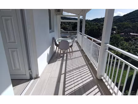 location appartement  m² t-3 à deshaies  1 500 €