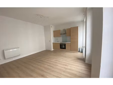 location appartement  49.89 m² t-0 à la rochelle  790 €