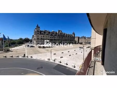 hyper centre administratif  appartement tout confort  vue imprenable  balcon  cuisine équi