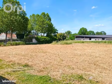 terrain 613 m² mauregard
