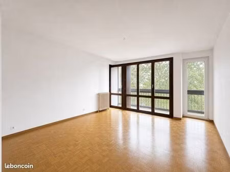 appartement t3 traversant  balcon et loggia allee de barcelone