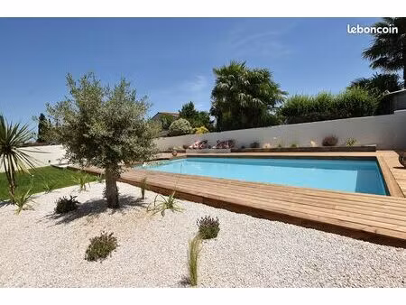 propriété 7 pièces 202 m²