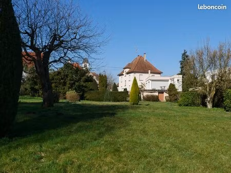 maison 8 pièces 210m2