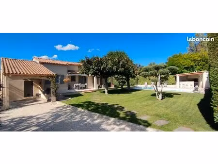 villa 6 pièces 125m² piscine  terrain 1056m²