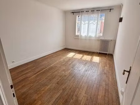 location grand 2 pièces à puteaux