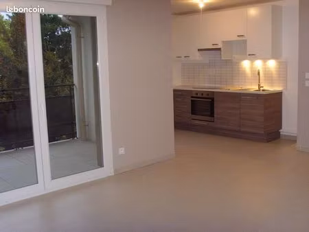 appartement t2 50m2 + loggia + garage cœur de village