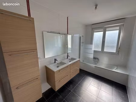 appartement f3 – 81 m² - terrasse – parking - cave