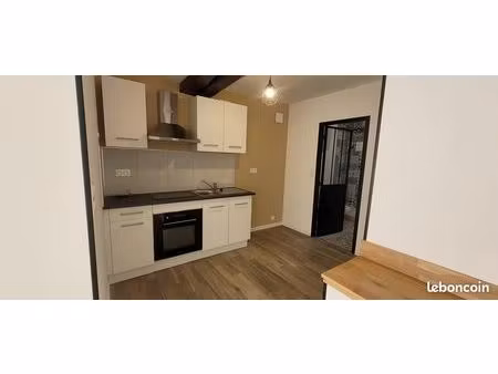 appartement poligny 3 pièces. 40m². 525 euros